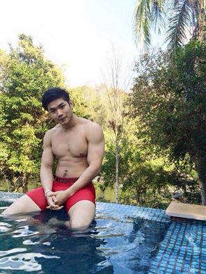 เลียให้เพลียแคม