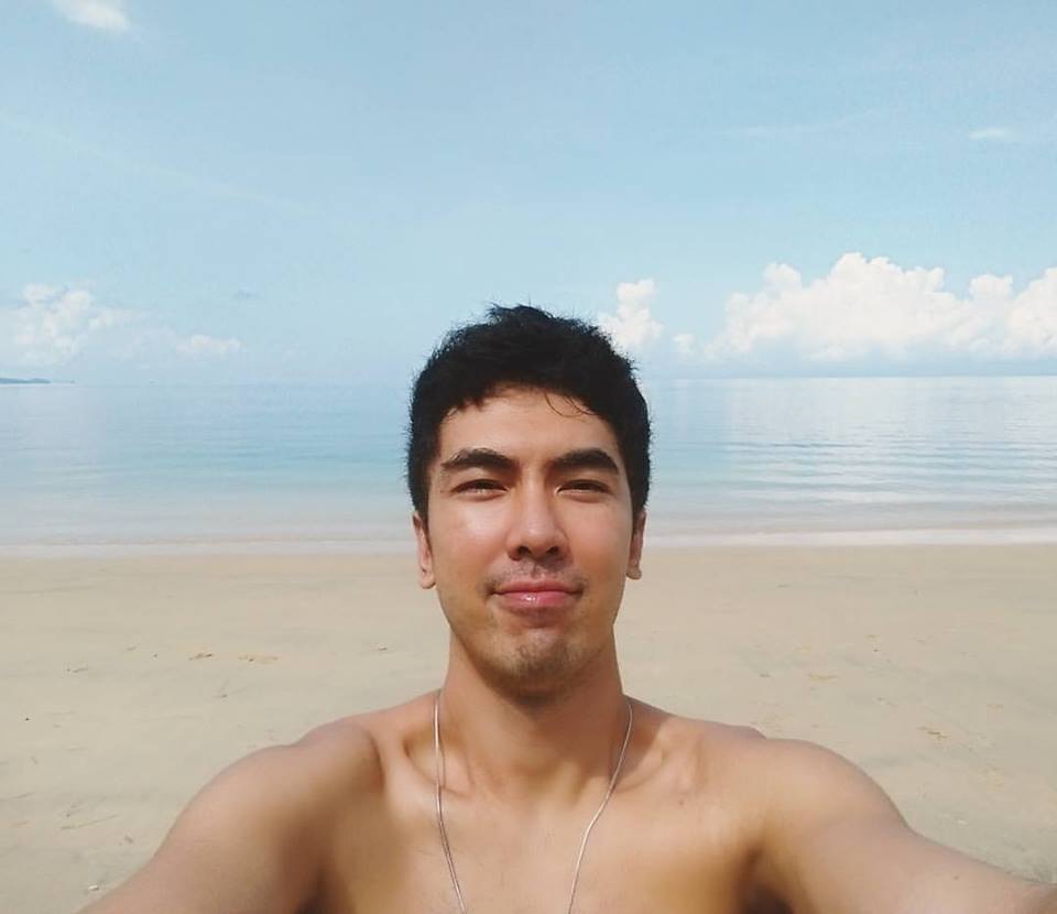 เลียให้เพลียแคม