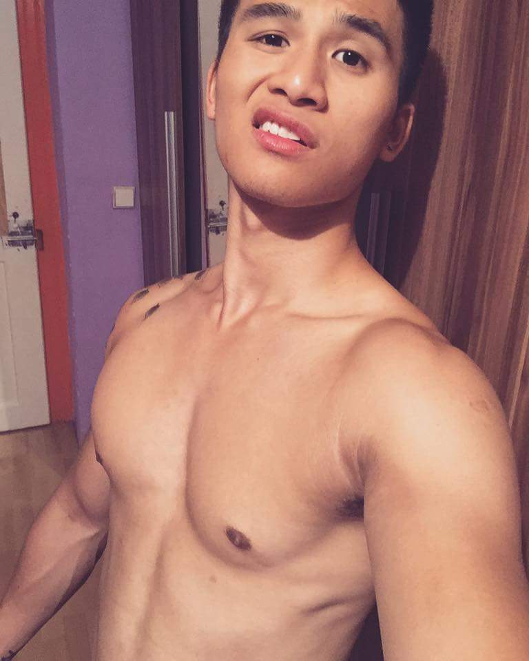 เลียให้เพลียแคม