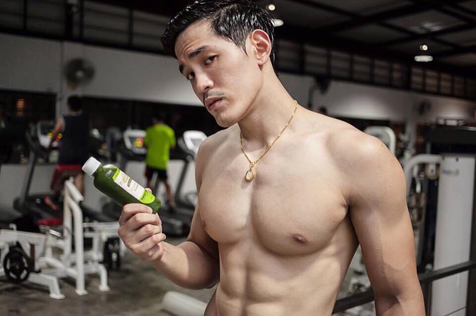 เลียให้เพลียแคม