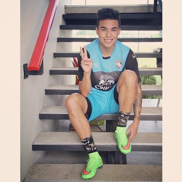 ชาริล ชัปปุยส์ ห่างสนามไปนาน ❤ มาอัพเดทความหล่อกันหน่อย
