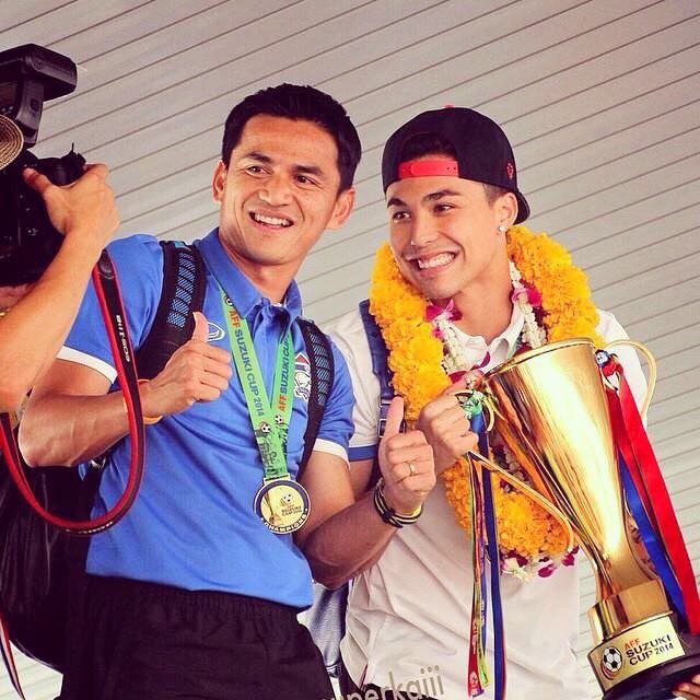 ชาริล ชัปปุยส์ ห่างสนามไปนาน ❤ มาอัพเดทความหล่อกันหน่อย