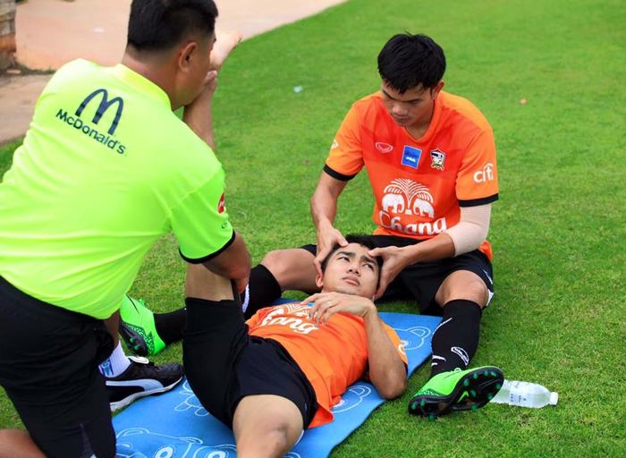เจ ชนาธิป จากแคมป์ทีมชาติไทย ชุดเตรียมทำศึกกับไต้หวันในวันที่ 12 พ.ย. นี้