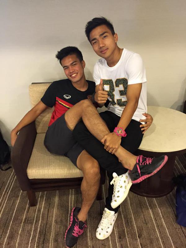 ภาพน่ารักของ เจ้าเจ ชนาธิป จากแคมป์ทีมชาติไทย ชุดเตรียมทำศึกกับไต้หวันในวันที่ 12 พ.ย. นี้