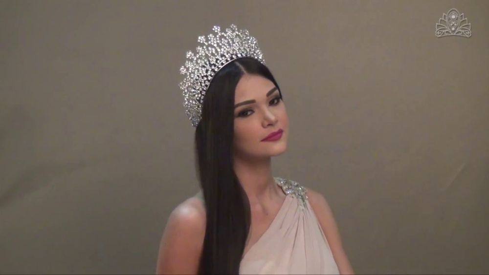 ตัวแทน Venezuela ในเวที Miss Earth 2015 สูง 183 ซม.