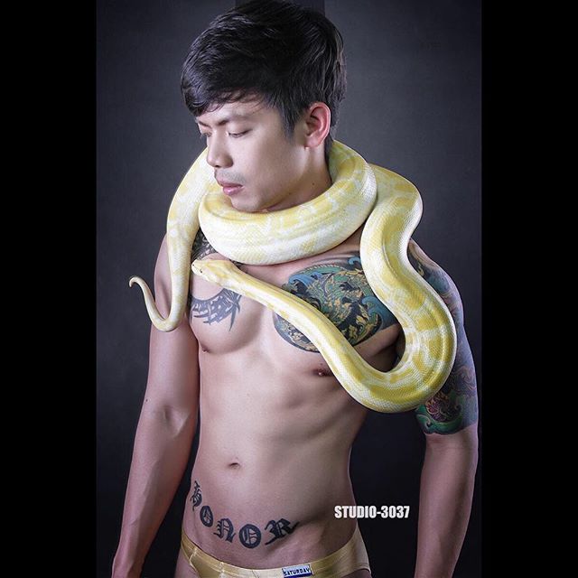 หนุ่มรอยสักแซ่บๆ NONT1984