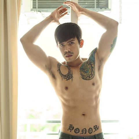 หนุ่มรอยสักแซ่บๆ NONT1984