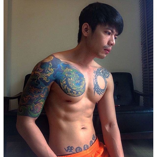 หนุ่มรอยสักแซ่บๆ NONT1984