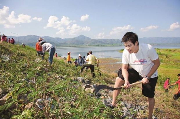 หลากเรื่องราวที่จะทำให้คุณรู้ว่า ทำไมใคร ๆ ก็รักผู้ชายชื่อ "ปอ ทฤษฎี"