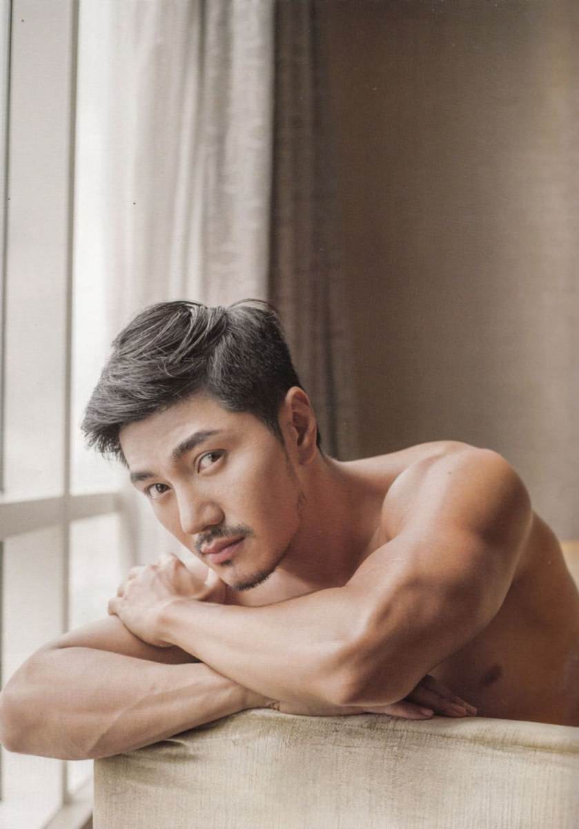 ภาพแฟชั่นหนังเกย์เรท 20+ Father & Son จากนิตยสาร Attitude