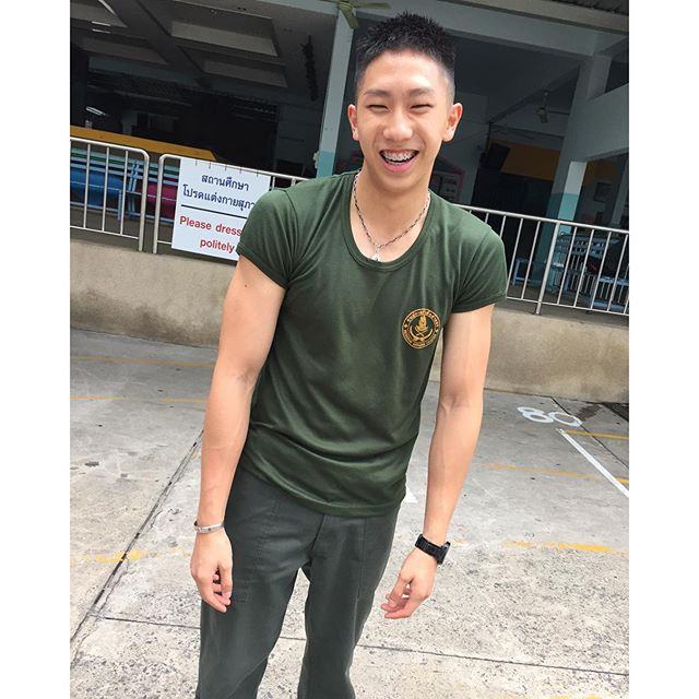 น้องโดนัท หนุ่มมัธยมกล้ามโต จาก เซนต์ดอมินิก