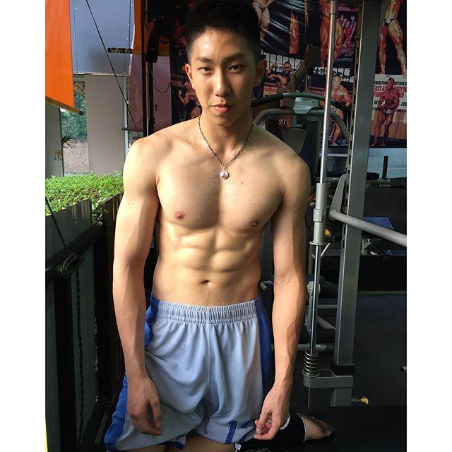 น้องโดนัท หนุ่มมัธยมกล้ามโต จาก เซนต์ดอมินิก