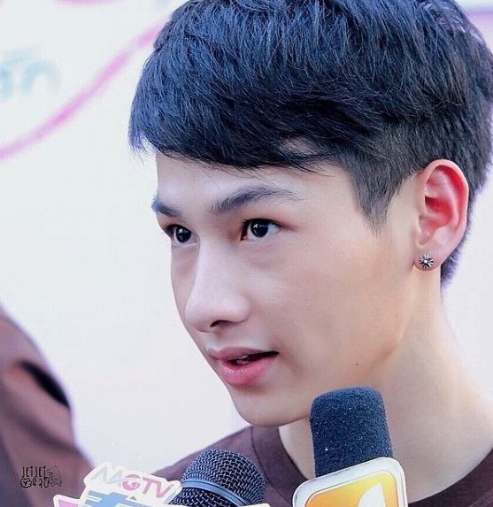 โหวต ! กัน-โบกัส  แตกเนื้อหนุ่ม ใครหล่อสุด !!!