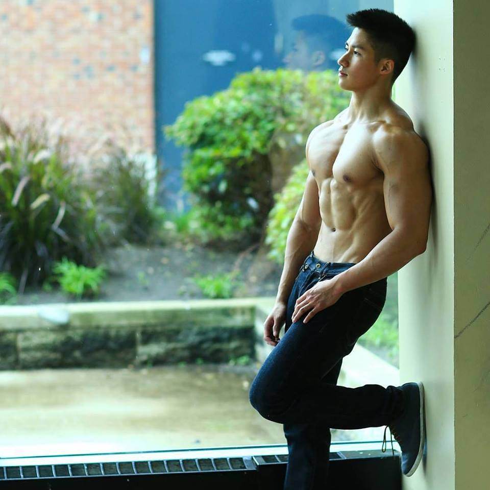 แมนแฮนซั่มล่ำซี๊ดด...