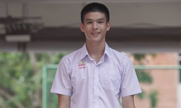 สกาย วงศ์รวี หนุ่มหล่อสุดฮอต ที่สาว ๆ ส่งเสียงกรี๊ดกันทั่วบ้านทั่วเมือง จากซีรีส์ฮอร์โมน 3