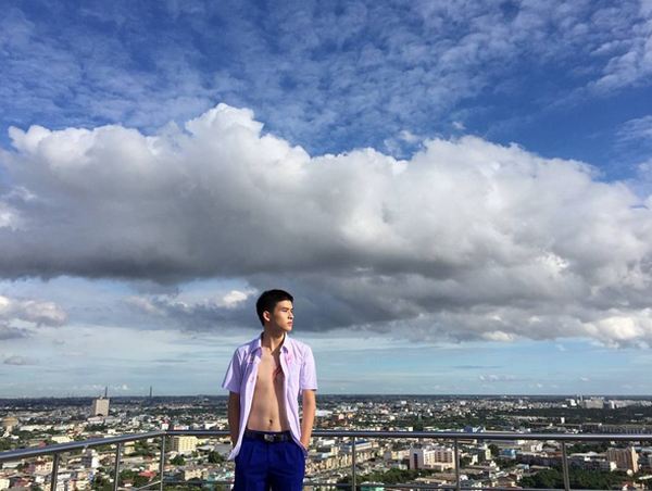 สกาย วงศ์รวี หนุ่มหล่อสุดฮอต ที่สาว ๆ ส่งเสียงกรี๊ดกันทั่วบ้านทั่วเมือง จากซีรีส์ฮอร์โมน 3