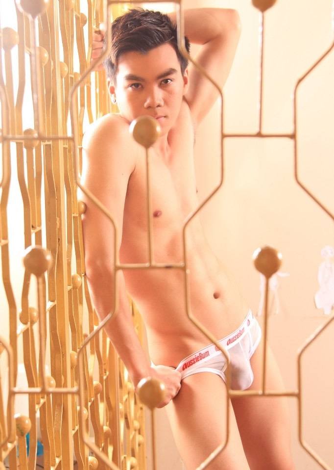 ตาร์-หนุ่มไทยไซส์อลัง
