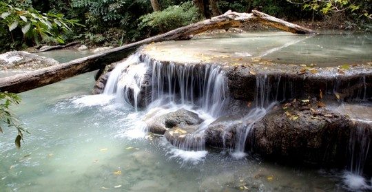 เที่ยวอุทยานแห่งชาติ น้ำตกเอราวัณ