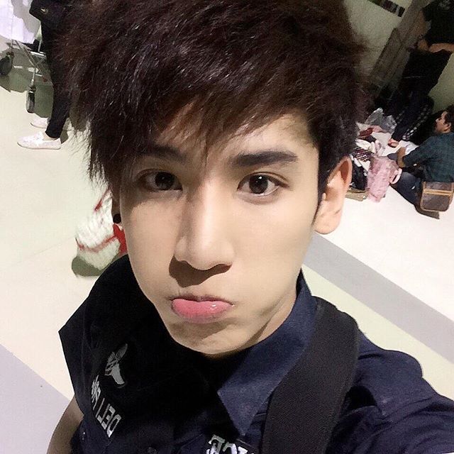 ♥ นักแสดงหนุ่มตี๋หล่อเข้ม ขี้เล่น "อู๋จุน" กร คุณาธิปอภิสิริ แซ่บเวอร์จริงๆ คนนี้