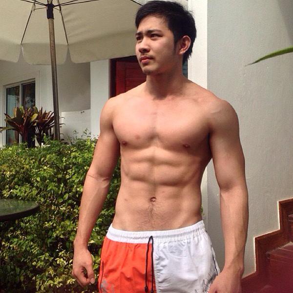 แน่นแน่นดูมดูม