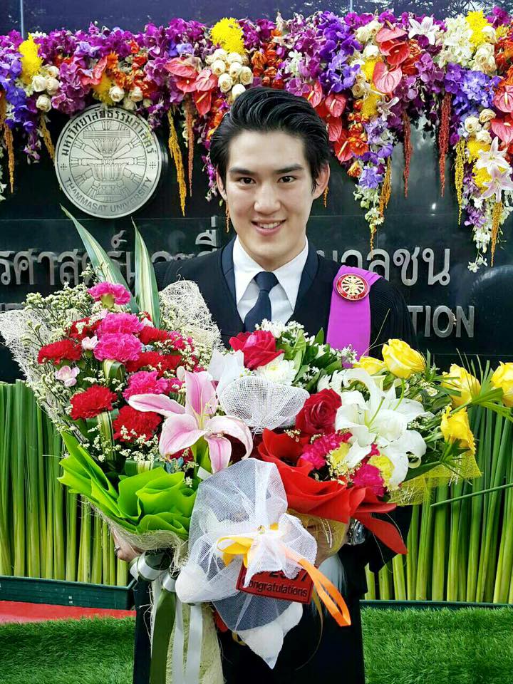 ดีเจอมโบ้ บัณฑิตใหม่จากรั้วธรรมศาสตร์