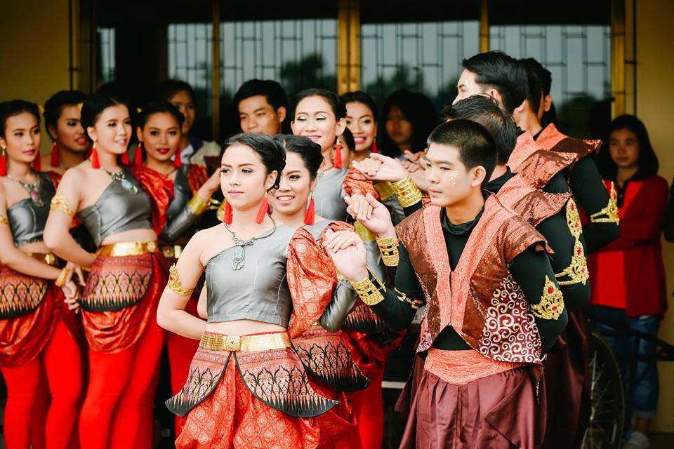 ผู้นำเชียร์ สำนักวิชา วิทยาศาสตร์สุขภาพ มรชร