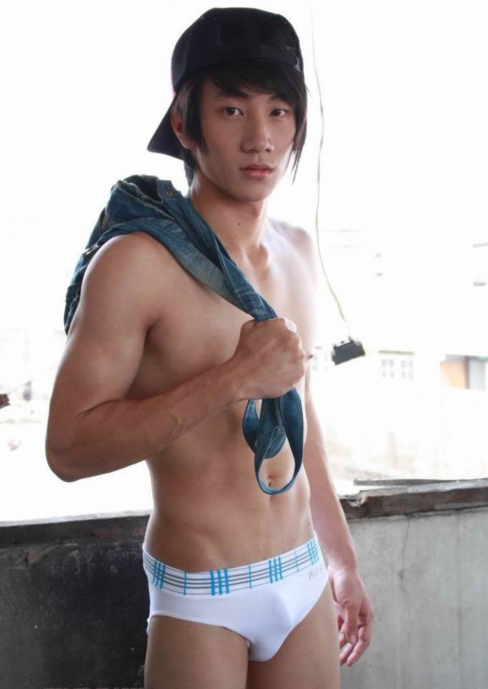 นายเกิน หนุ่มตี๋มาดเซอร์ไซส์อลัง