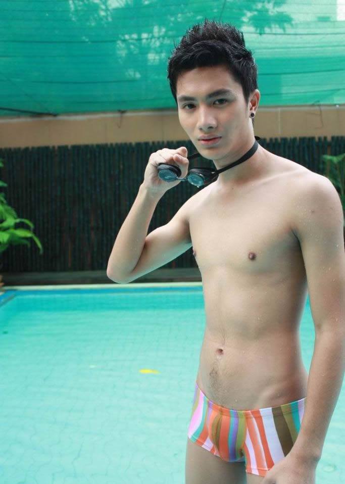 นายเรย์ หนุ่ม(ไม่)น้อย