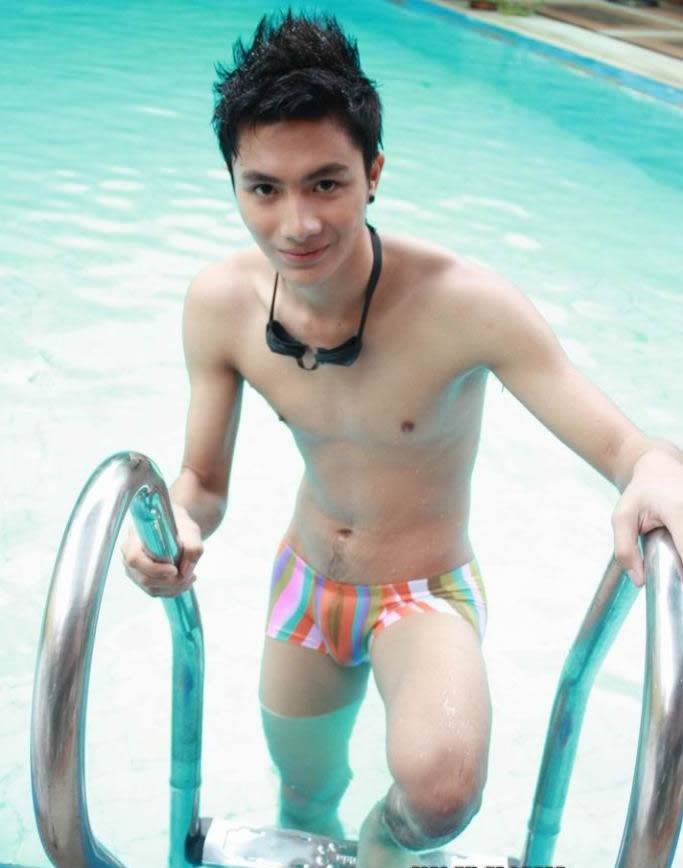 นายเรย์ หนุ่ม(ไม่)น้อย