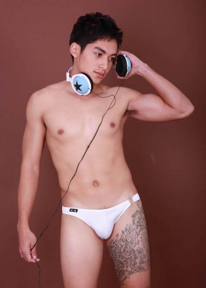 หนุ่มนักดนตรี สุดฟิน