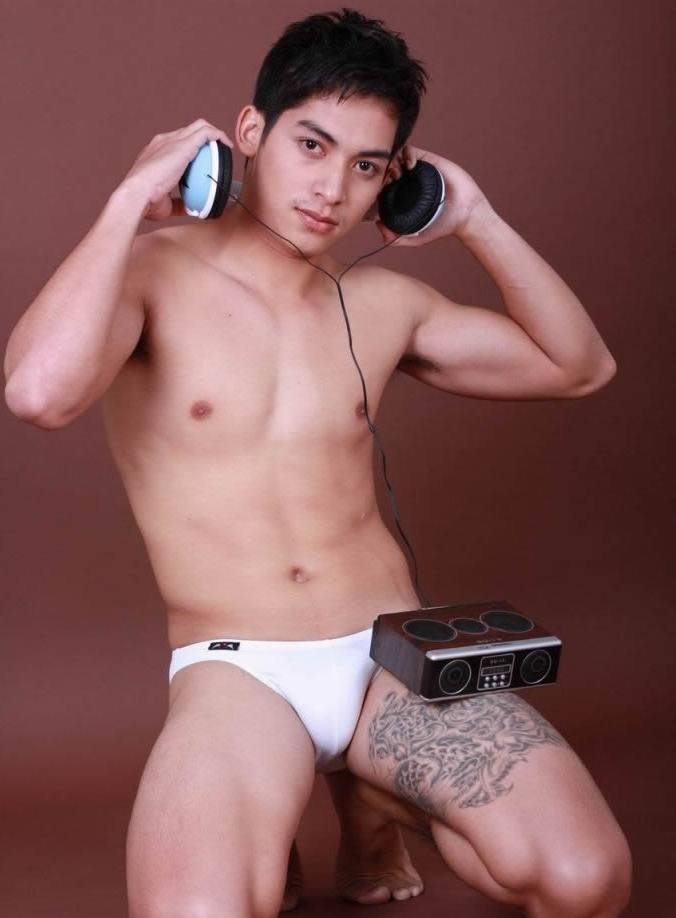 หนุ่มนักดนตรี สุดฟิน