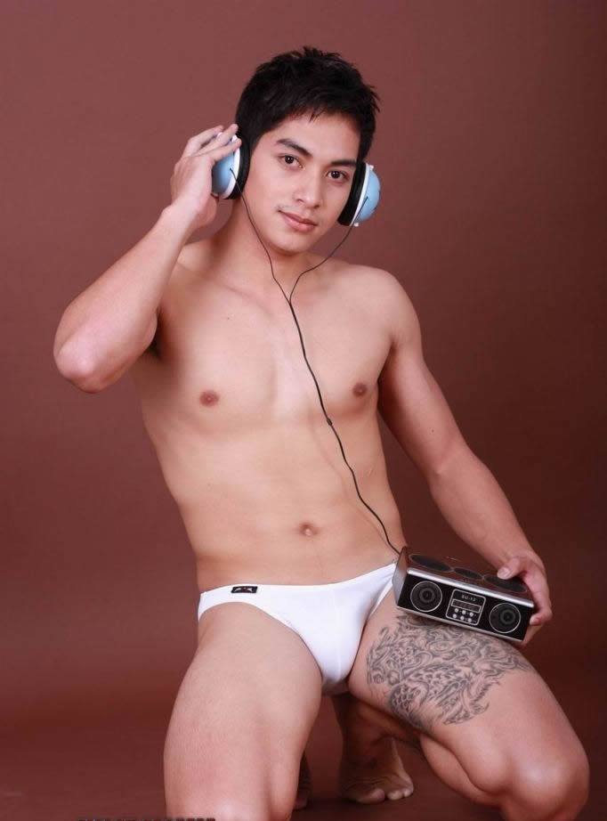 หนุ่มนักดนตรี สุดฟิน