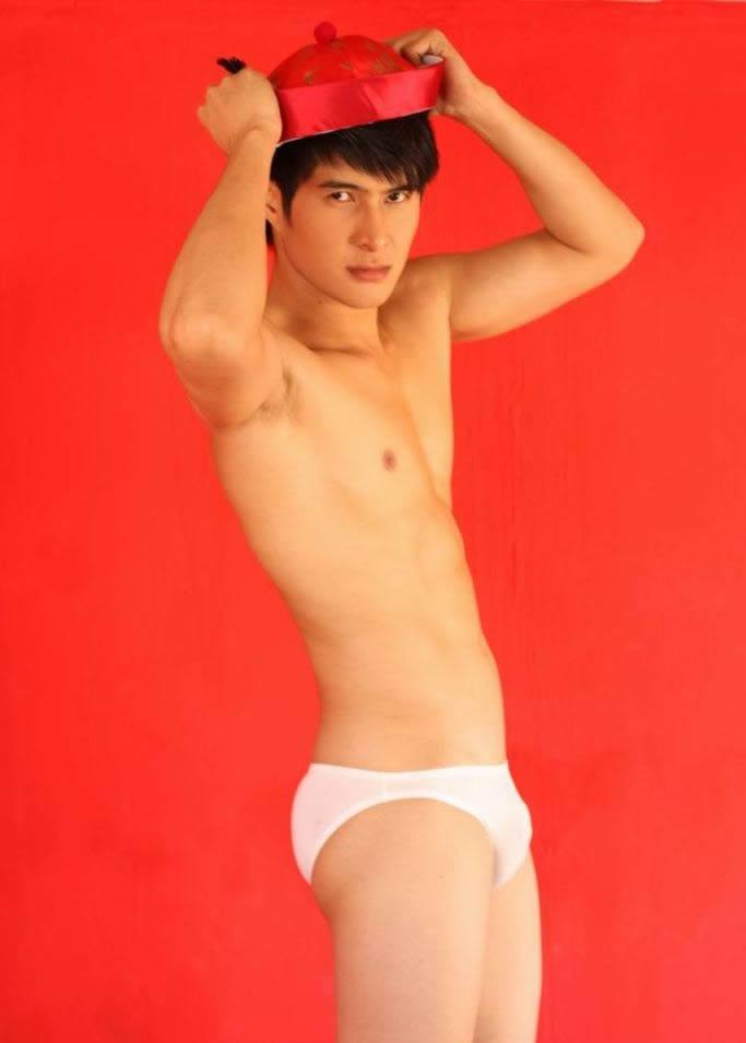 นายตู่ ในลุคอาตี๋