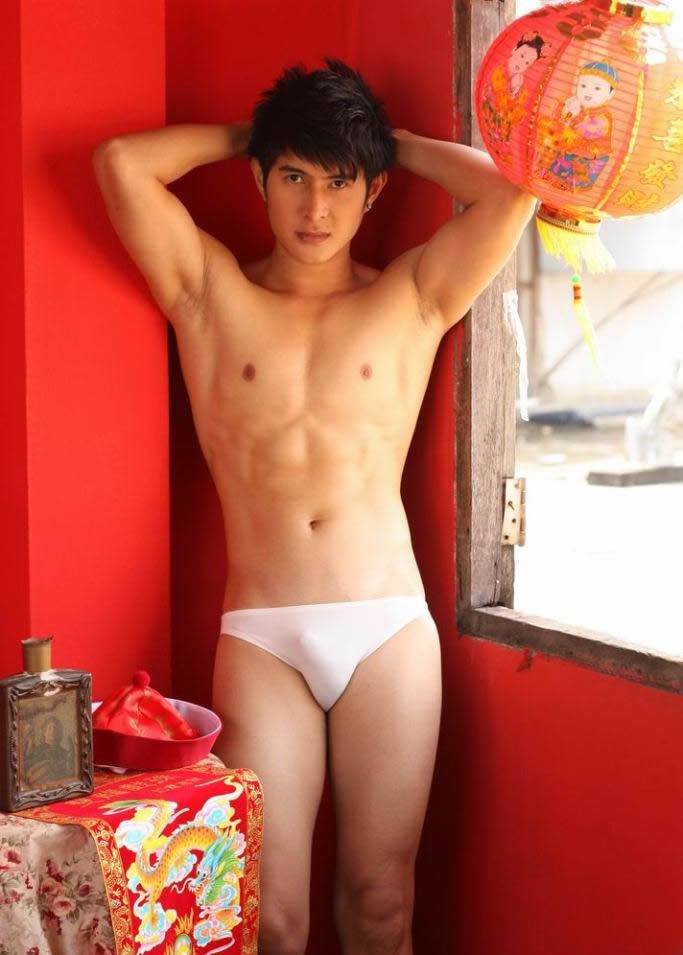 นายตู่ ในลุคอาตี๋