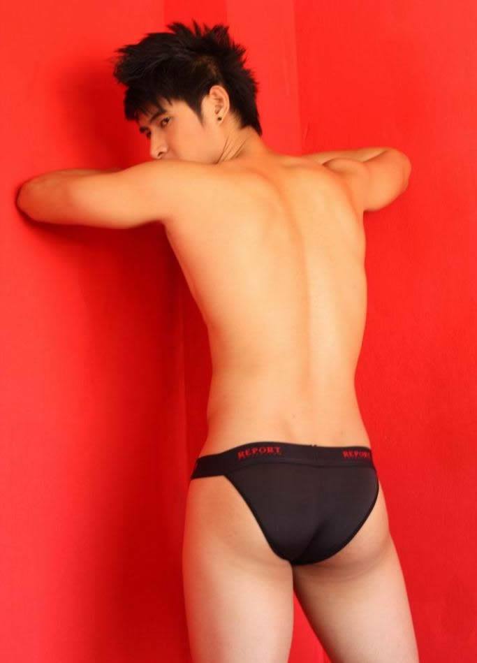 นายตู่ ในลุคอาตี๋