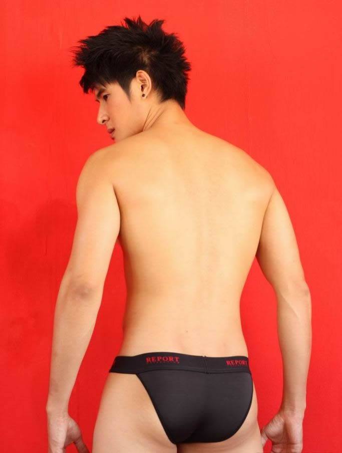 นายตู่ ในลุคอาตี๋