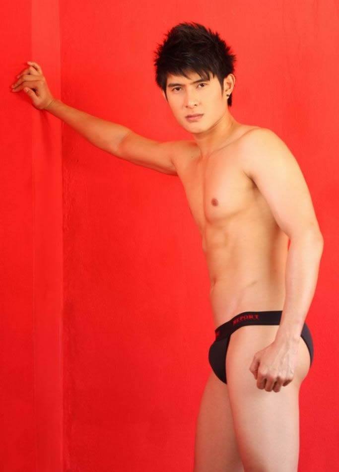 นายตู่ ในลุคอาตี๋