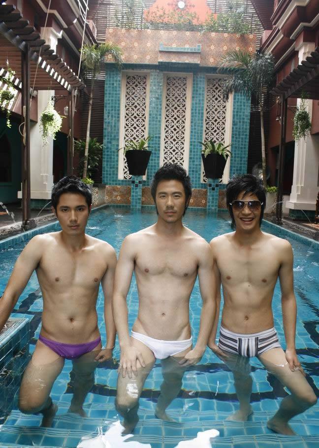 3หนุ่ม 3มุม