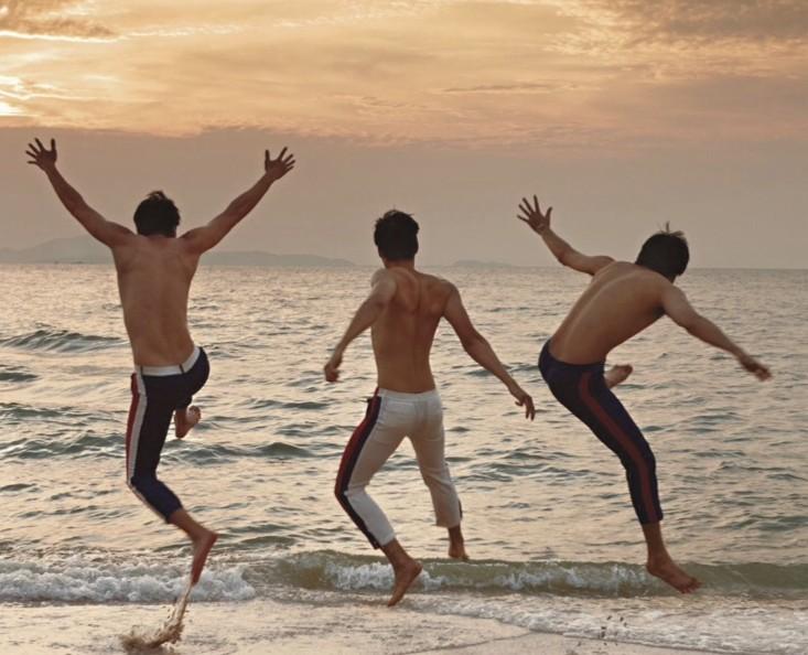 หล่อ 3 หนุ่ม 3 มุม