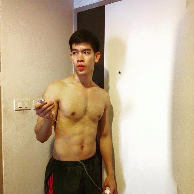 เลียแล้วเลียอีก