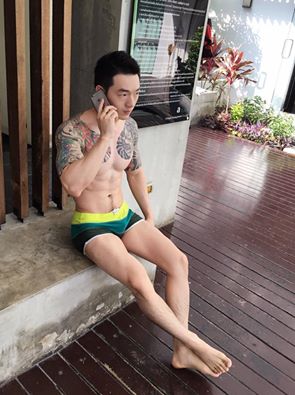 เลียแล้วเลียอีก