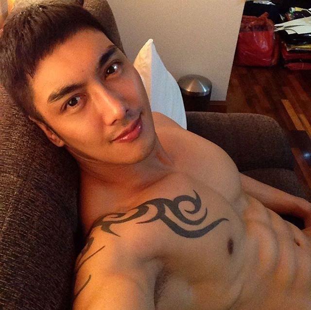 เลียแล้วเลียอีก