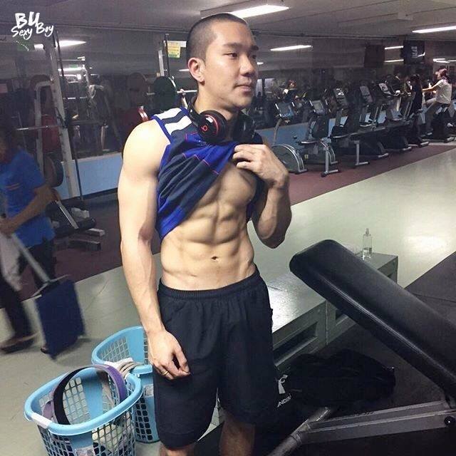 เลียแล้วเลียอีก