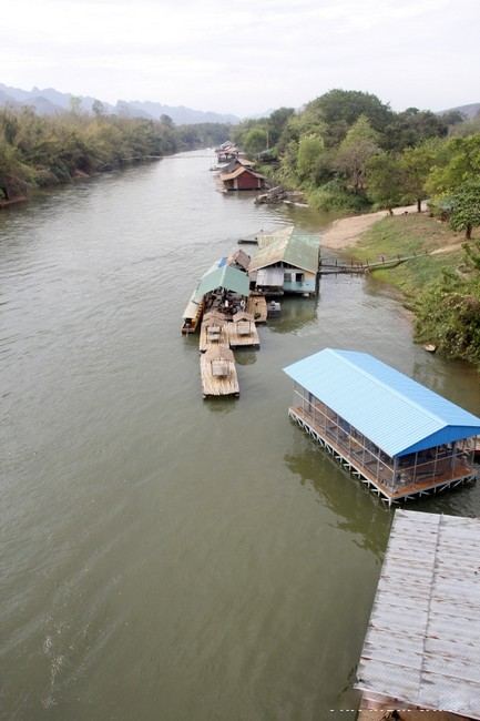 เที่ยวล่องแพที่แม่น้ำไทรโยก