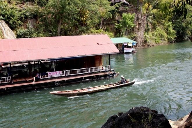 เที่ยวล่องแพที่แม่น้ำไทรโยก