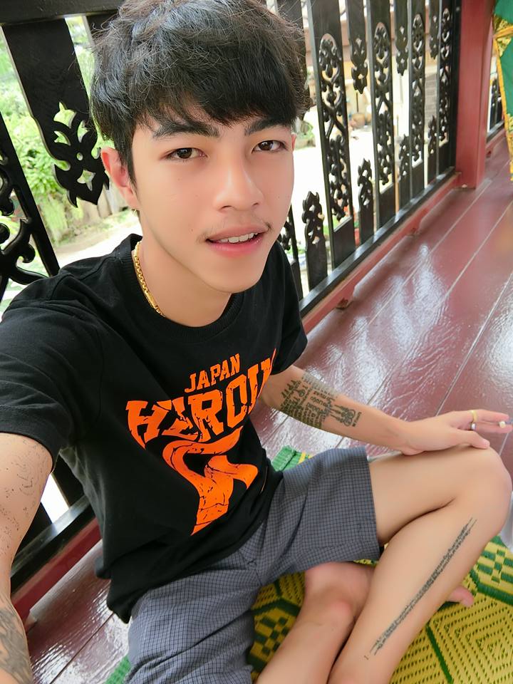 หัวกระไดไม่แห้ง !! 2 อาจารย์สักยันต์หน้าหล่อ สาวๆ แห่เรียงคิวให้สักเพียบ !!