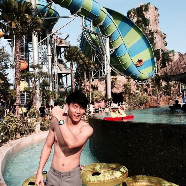 &ldquo;เก่ง Waterboyy&rdquo; หนุ่มตี๋หล่อล่ำ แซ่บไม่เบาเลยย