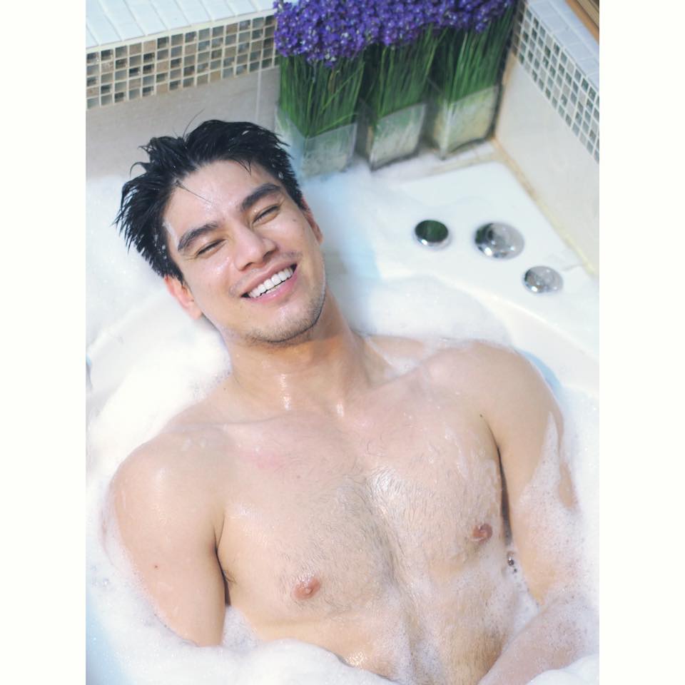 ล่ำแน่นแฟนใคร เลียๆ