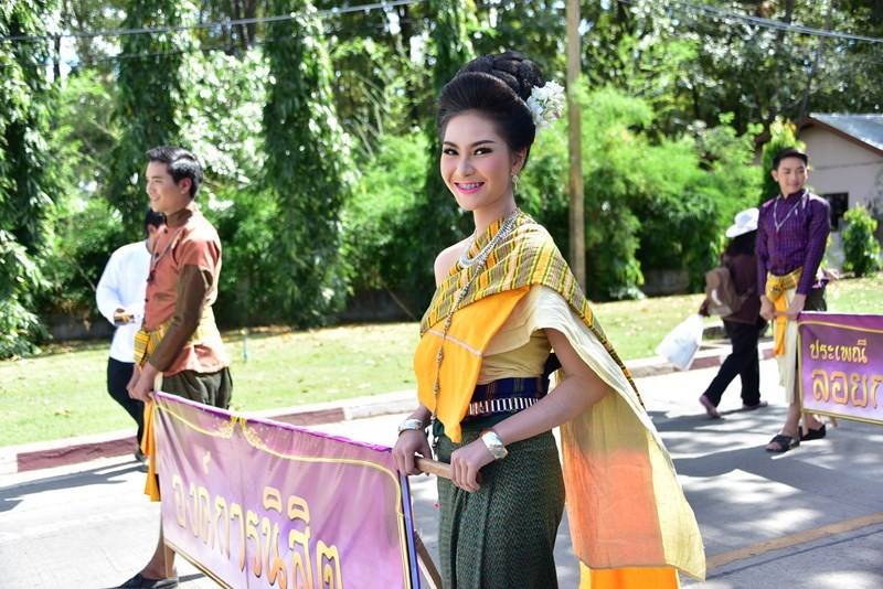 ขบวนแห่งานลอยกระทง มมส 2558 จัดยิ่งใหญ่