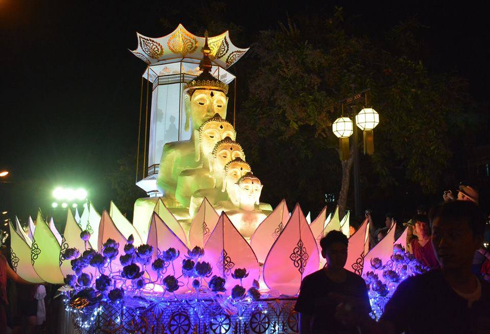 ขบวนแห่โคมยี่เป็ง ครั้งที่ 24 สวยงามอลังการ